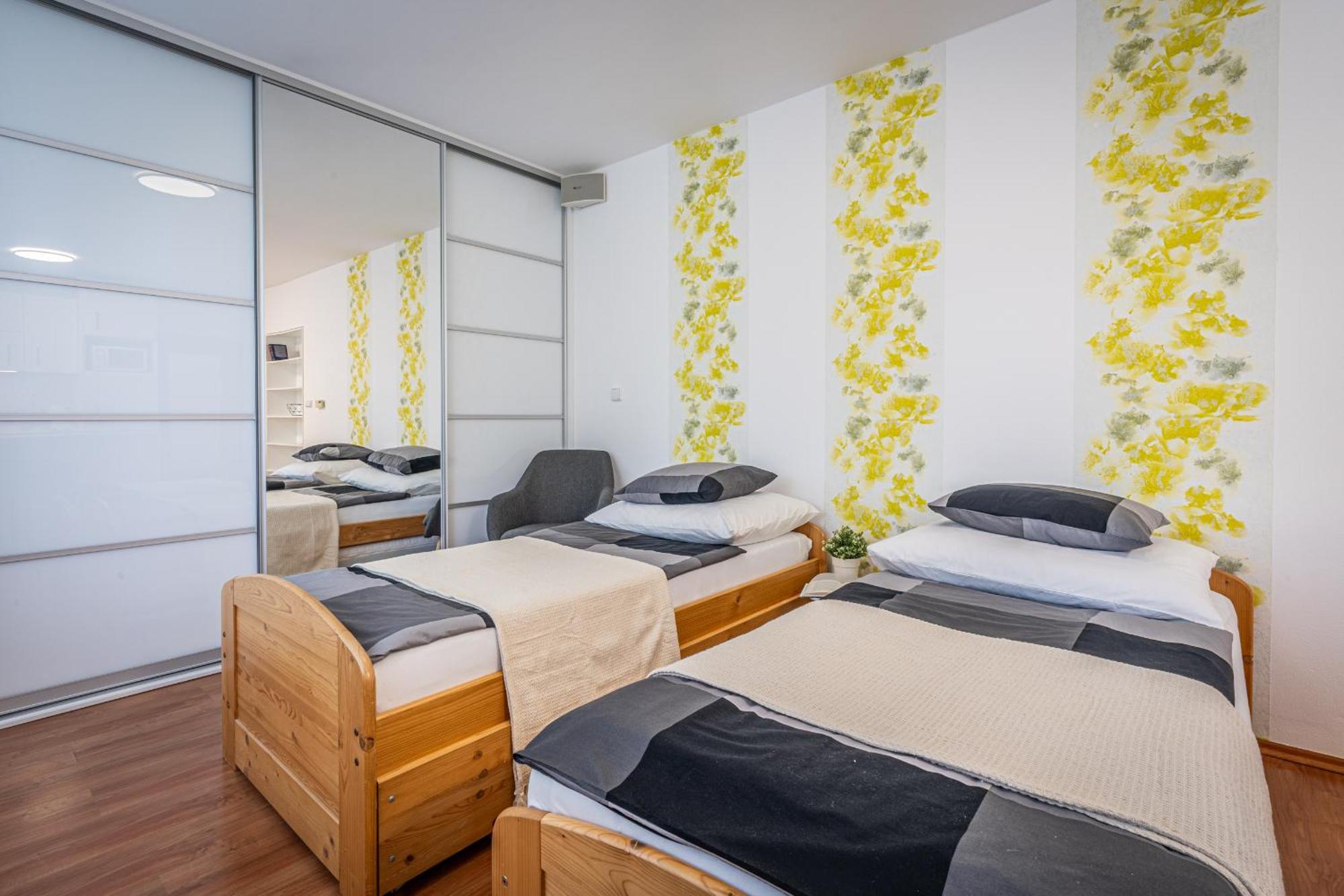 Apartment Komin Экстерьер фото